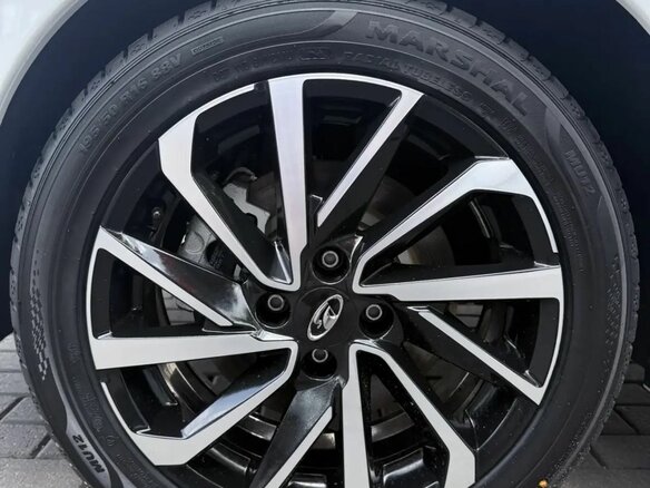 2025 Lada (ВАЗ) Granta Sport I Рестайлинг, белый, 1622000 рублей - вид 9