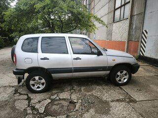 2005 Chevrolet Niva I, серебристый, 300000 рублей, вид 2