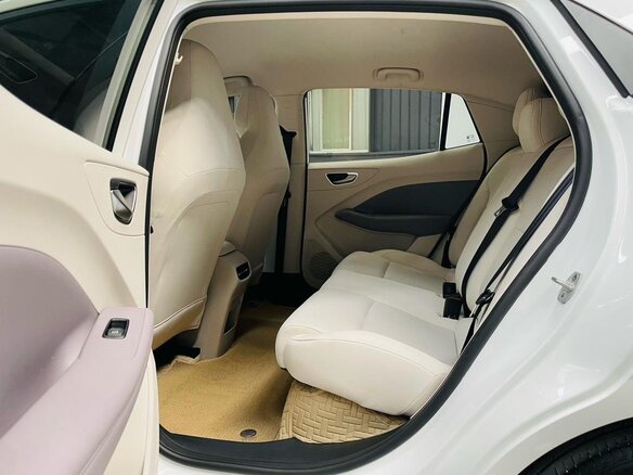 2025 MG 4 EV 42.8 kWh II, белый, 1480000 рублей - вид 12