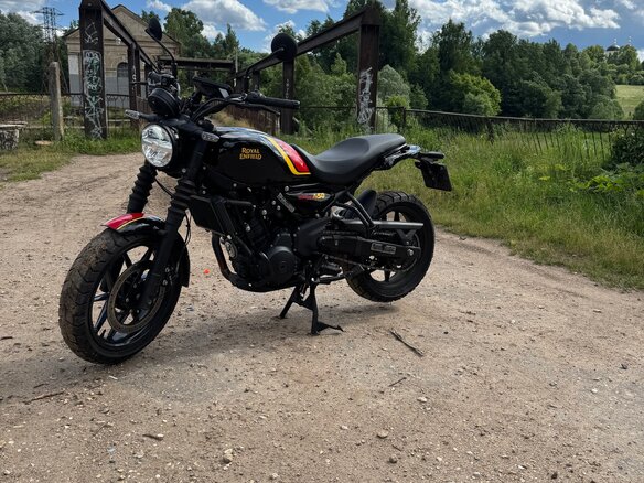 2025 Royal Enfield Guerrilla 450, чёрный, 420000 рублей - вид 2