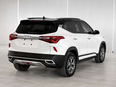 2022 Kia KX3, белый, 1750000 рублей, вид 4