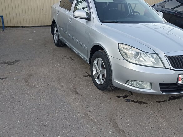 2012 Skoda Octavia II (A5) Рестайлинг, серебристый - вид 3