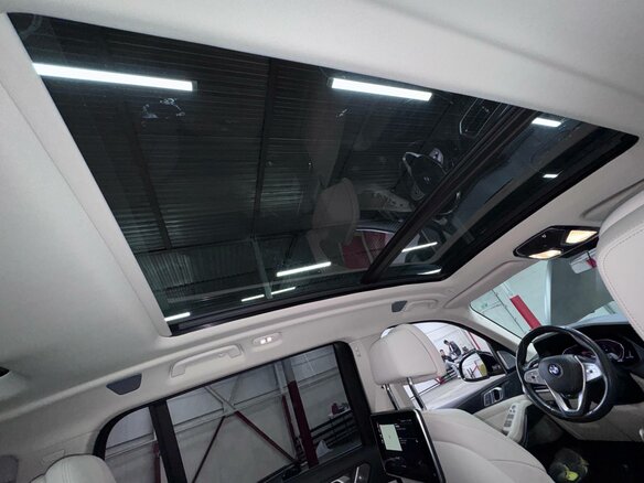 2021 BMW X7 40d I (G07), зелёный, 9800000 рублей - вид 16