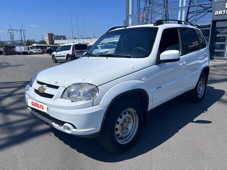 2015 Chevrolet Niva I Рестайлинг, белый, 450000 рублей, вид 1