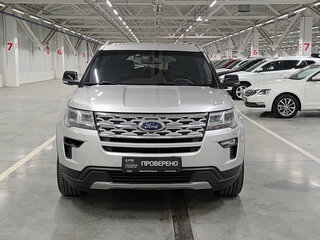 2019 Ford Explorer V Рестайлинг 2, серебристый, 2900000 рублей, вид 2