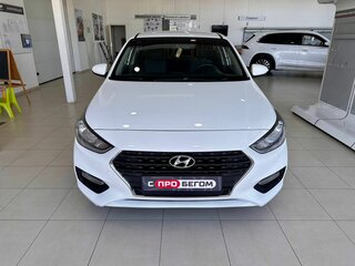 2017 Hyundai Solaris II, белый, 1284900 рублей, вид 2