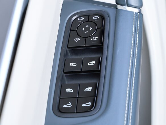 2020 Porsche Cayenne III, голубой, 5150000 рублей - вид 17