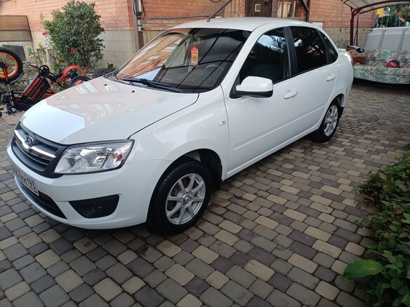2013 Lada (ВАЗ) Granta I, белый, 519000 рублей