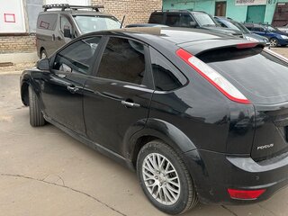 2010 Ford Focus II Рестайлинг, чёрный, 450000 рублей, вид 5