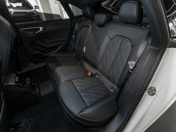 2026 Audi A5 L III (B10), белый - вид 12