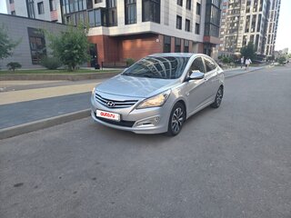2015 Hyundai Solaris I Рестайлинг, серебристый, 800000 рублей, вид 3