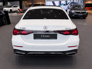 2026 Mercedes-Benz E-Класс 300 VI (W214, S214), белый, 9350000 рублей, вид 4
