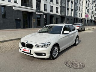 2017 BMW 1 серии 118i II (F20/F21) Рестайлинг 2, белый, 1690000 рублей, вид 1