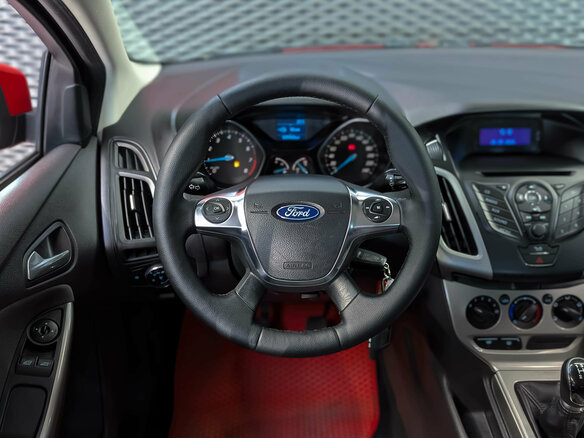 2012 Ford Focus III, красный - вид 14