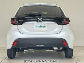 2023 Toyota Yaris IV, белый, 770002 рублей, вид 4