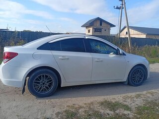 2013 Chevrolet Cruze I Рестайлинг, белый, 685000 рублей, вид 3