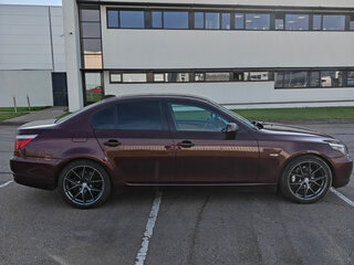 2009 BMW 5 серии 525i V (E60/E61) Рестайлинг, красный, 970000 рублей, вид 3