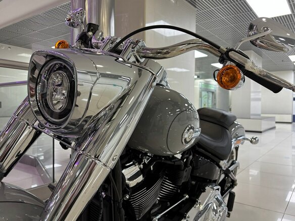 2024 Harley-Davidson Fat Boy, серый, 2555000 рублей - вид 19