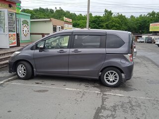 2014 Honda Freed I Рестайлинг 2, серый, 1050000 рублей, вид 4