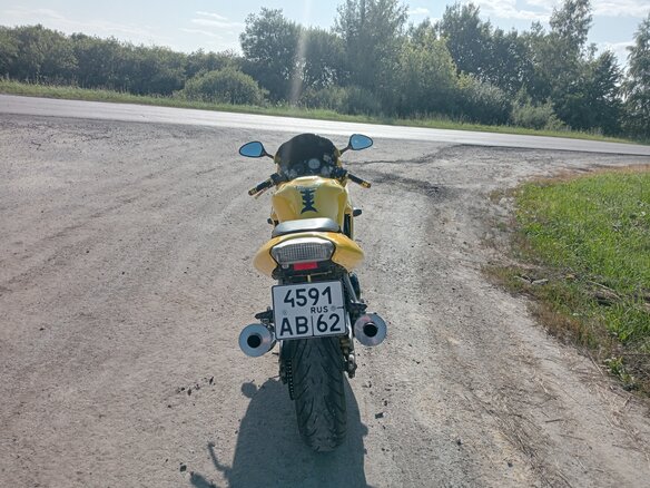 1998 Honda VTR 1000, жёлтый - вид 3