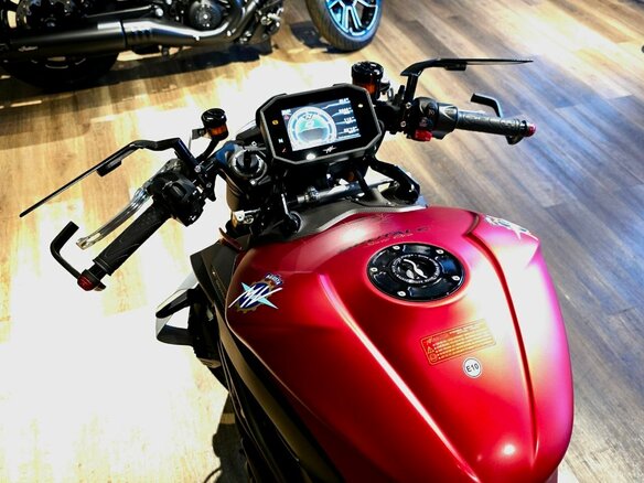 2019 MV Agusta Brutale 1000, красный, 3290000 рублей - вид 12