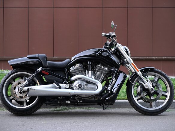 2012 Harley-Davidson V-Rod Muscle, чёрный, 1150000 рублей