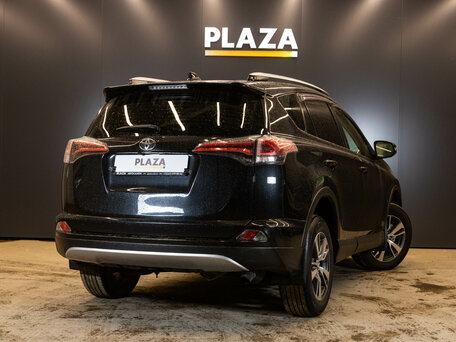 2016 Toyota RAV4 IV (XA40) Рестайлинг, чёрный, 2099000 рублей, вид 3