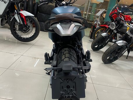 2025 Moto Morini Seiemmezzo SCR, голубой, 744900 рублей, вид 4