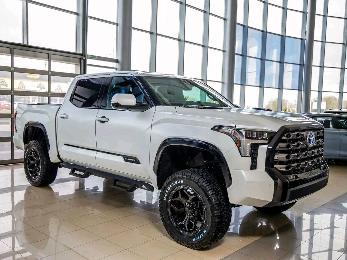 Открыть фотографии: Toyota Tundra III