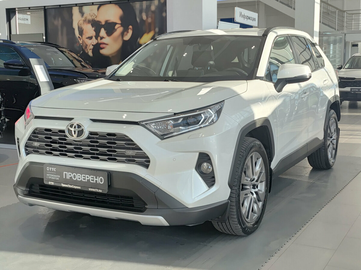 Открыть фотографии: Toyota RAV4 V (XA50)