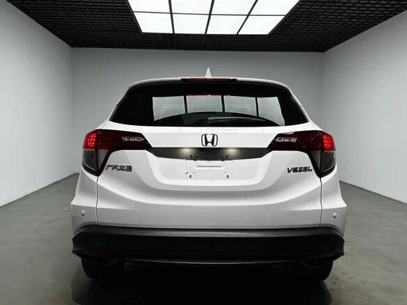 2022 Honda Vezel I Рестайлинг, белый, 1344000 рублей - вид 4