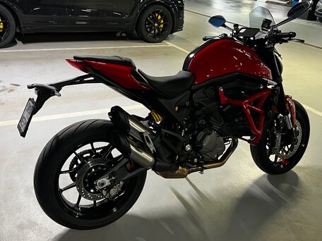 2021 Ducati Monster, красный, 1300000 рублей, вид 3