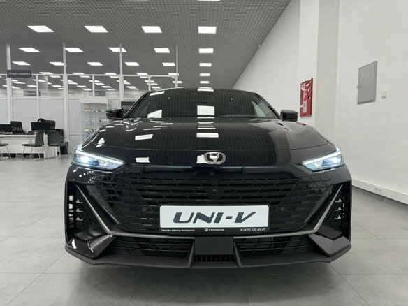 2024 Changan UNI-V I, чёрный - вид 2