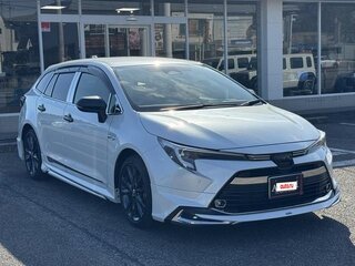 2023 Toyota Corolla XII (E210) Рестайлинг, белый, 1710000 рублей, вид 3