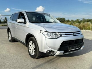2014 Mitsubishi Outlander III Рестайлинг, серебристый, 1568800 рублей, вид 3