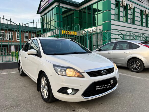 2011 Ford Focus II Рестайлинг, белый, 590000 рублей - вид 3