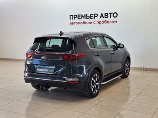 2020 Kia Sportage IV Рестайлинг, серый, 1950000 рублей, вид 4
