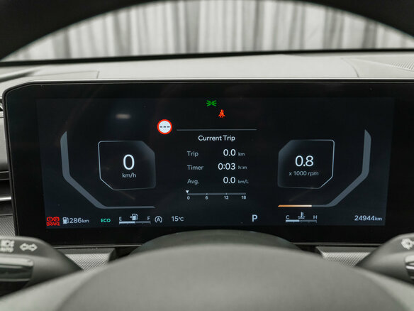 2024 Kia K5 III Рестайлинг, белый, 3600000 рублей - вид 13