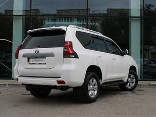 2017 Toyota Land Cruiser Prado 150 Series Рестайлинг 2, белый, 4569000 рублей, вид 5