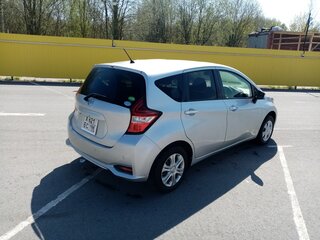 2020 Nissan Note II Рестайлинг, серебристый, 949000 рублей, вид 3