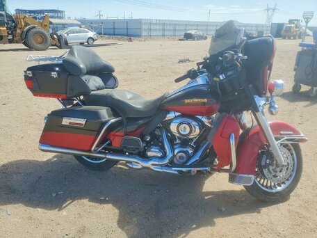 2010 Harley-Davidson Electra Glide, красный, 675427 рублей, вид 1