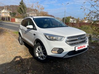 2017 Ford Kuga II Рестайлинг, белый, 699000 рублей, вид 1