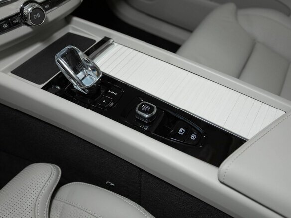 2025 Volvo XC60 II Рестайлинг 2, белый - вид 12