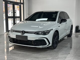 2023 Volkswagen Golf VIII, белый, 2040000 рублей, вид 1