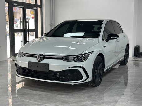 2023 Volkswagen Golf VIII, белый, 2040000 рублей, вид 1