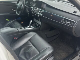 2008 BMW 5 серии 525i V (E60/E61) Рестайлинг, белый, 1000000 рублей, вид 5