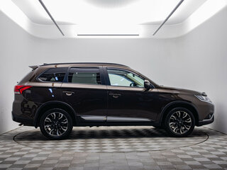 2022 Mitsubishi Outlander III Рестайлинг 3, коричневый, 2120000 рублей, вид 4