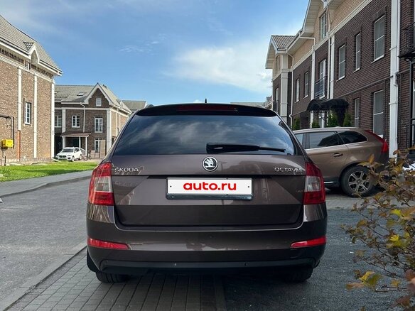 2014 Skoda Octavia III (A7), коричневый, 1500000 рублей - вид 3