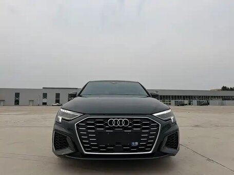 2022 Audi A3 Sportback 35 TFSI IV (8Y), зелёный, 2130703 рублей, вид 2