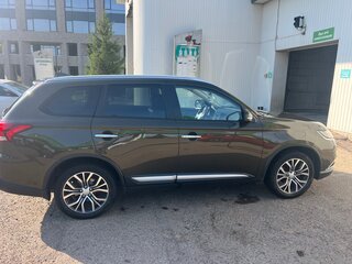 2017 Mitsubishi Outlander III Рестайлинг 2, коричневый, 2100000 рублей, вид 2